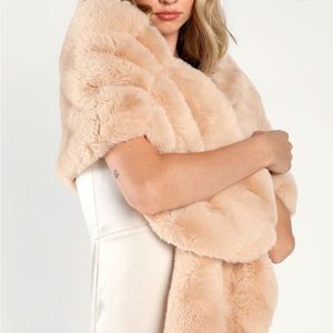 NWT! Beige faux fur stole from Lulus.